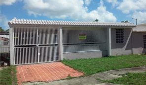 URB. LAGO ALTO, CALLE PATILLAS #I-155, en Trujillo Alto Puerto Rico Casa en Urbanizacion-Lago Alto de 3 Cuartos y 2 Baños