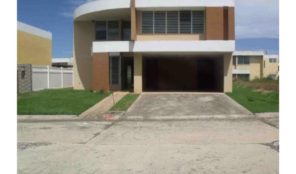 URB HACIENDA PALOMA, en Luquillo Puerto Rico Casa en Urbanizacion-Hacienda Paloma de 4 Cuartos y 2 Baños
