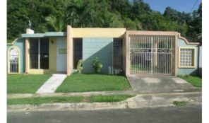 ESTANCIAS DE LA SABANA, en Arecibo Puerto Rico Casa en Urbanizacion-Estancias De La Sabana de 3 Cuartos y 1 Baños